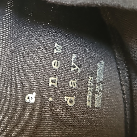 EUC A New Day Mock Turtleneck Ling Sleeve Bodysuit with Snap Clothes, sz Medium - Picture 4 of 5